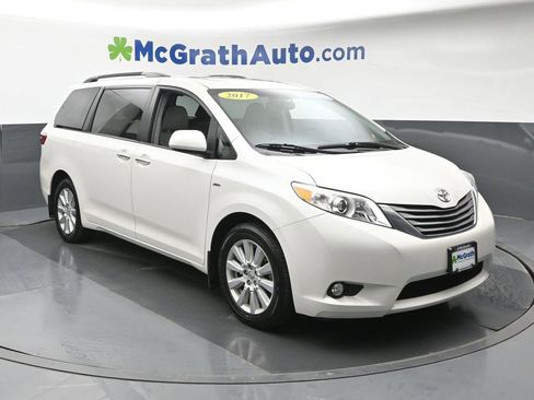 Used 2017 Toyota Sienna XLE w/ XLE Navigation Package image 2