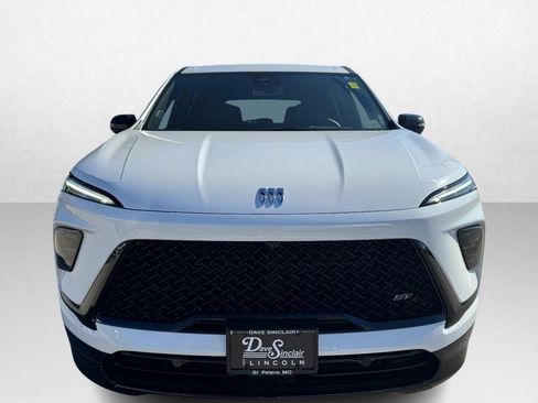 Used 2025 Buick Enclave Sport Touring image 2