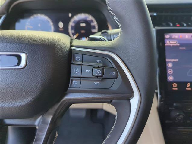 Used 2024 Jeep Grand Cherokee Limited RWD image 18