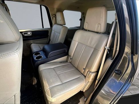 Used 2015 Lincoln Navigator 4WD w/ Equipment Group 101A Reserve image 19