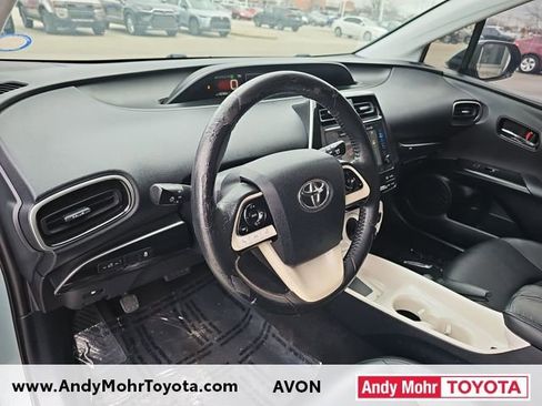 Used 2016 Toyota Prius Four image 8