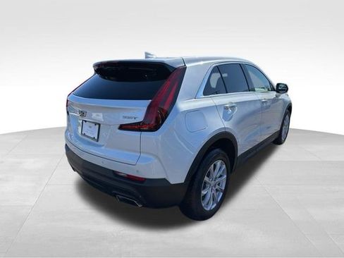 Certified 2022 Cadillac XT4 Luxury w/ Cold Weather Package image 5