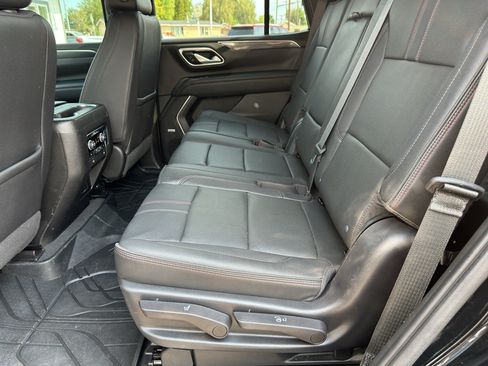 Used 2022 Chevrolet Tahoe RST w/ Luxury Package AWD/4WD image 18