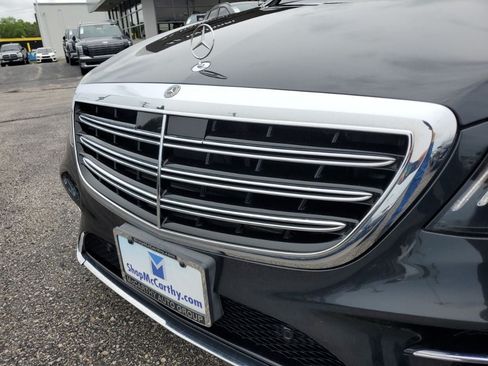Used 2018 Mercedes-Benz S 560 Sedan image 18