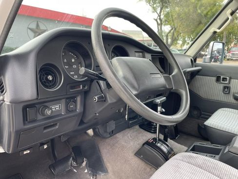 Used 1988 Toyota Land Cruiser image 12