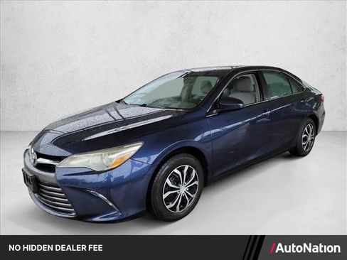 Used 2015 Toyota Camry LE FWD image 1