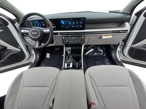 New 2026 Hyundai Tucson SE image 9