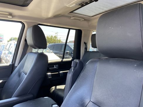 Used 2016 Land Rover LR4 HSE Silver Edition AWD/4WD image 18