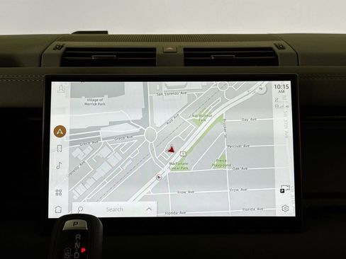 Used 2025 Land Rover Defender 110 X-Dynamic SE image 22