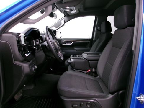 Used 2025 Chevrolet Silverado 1500 LT AWD/4WD image 9
