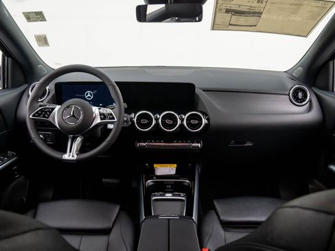 Used 2026 Mercedes-Benz GLA 250 4MATIC image 11