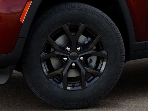 New 2026 Jeep Grand Cherokee Altitude RWD image 8