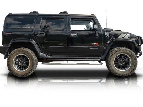 Used 2004 HUMMER H2 w/ Preferred Equipment Group image 2