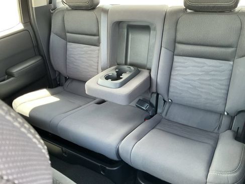Used 2024 Nissan Frontier SV RWD image 31