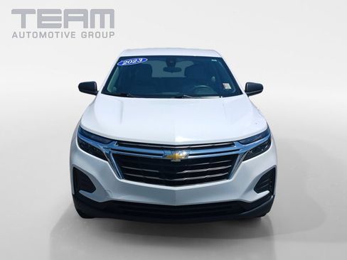 Used 2023 Chevrolet Equinox LS FWD image 2