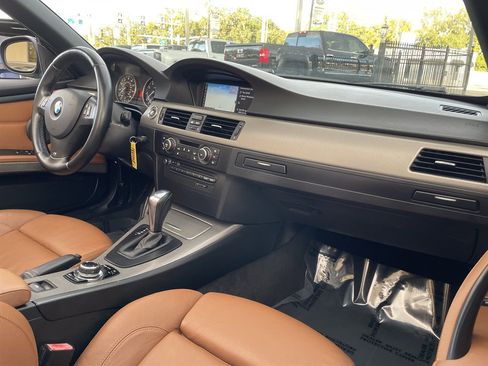 Used 2013 BMW 335i Convertible image 14