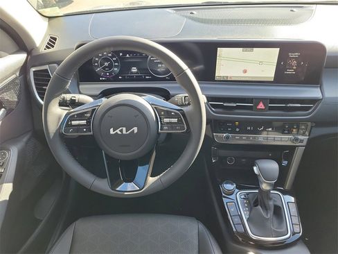 New 2026 Kia Seltos EX image 18