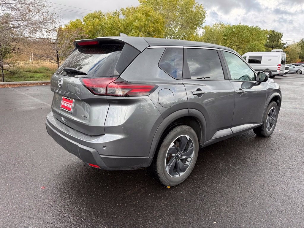 Used 2025 Nissan Rogue SV AWD/4WD image 8