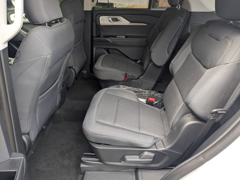 New 2026 Ford Explorer Active RWD image 24