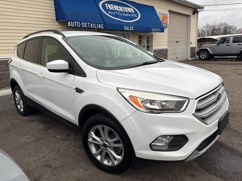 Used 2018 Ford Escape SE image 4