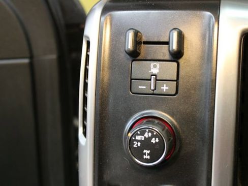 Used 2016 GMC Sierra 1500 SLE w/ SLE Preferred Package AWD/4WD image 18