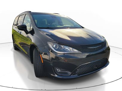Used 2020 Chrysler Pacifica Limited w/ Advanced Safetytec Group