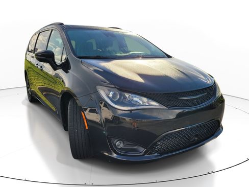Used 2020 Chrysler Pacifica Limited w/ Advanced Safetytec Group FWD image 1