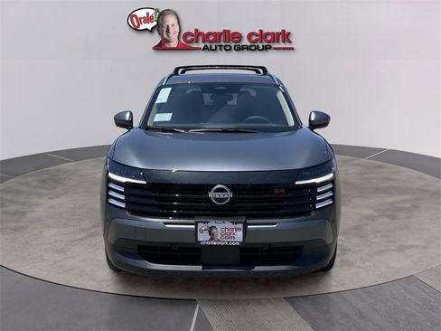 New 2025 Nissan Kicks SR image 11