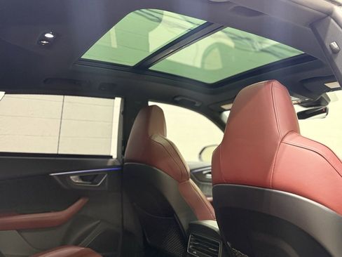 Used 2022 Audi SQ8 Prestige w/ Prestige Package image 36