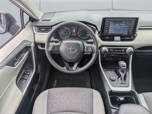Used 2020 Toyota RAV4 XLE image 16
