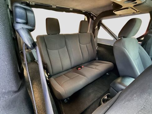 Used 2018 Jeep Wrangler Sport AWD/4WD image 28