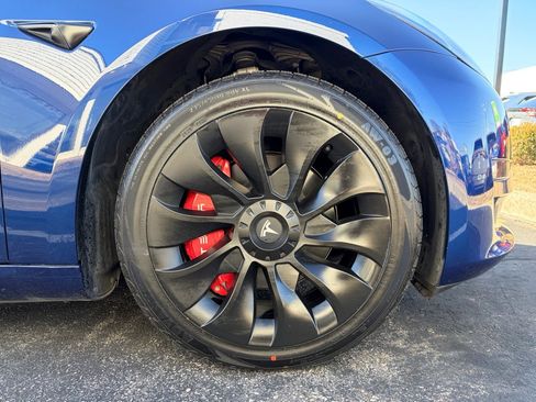 Used 2023 Tesla Model 3 Standard Range image 32