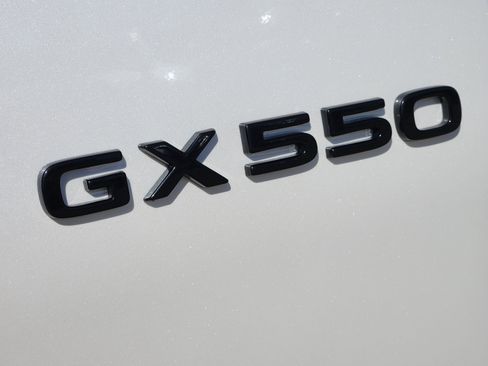 Used 2025 Lexus GX 550 image 14