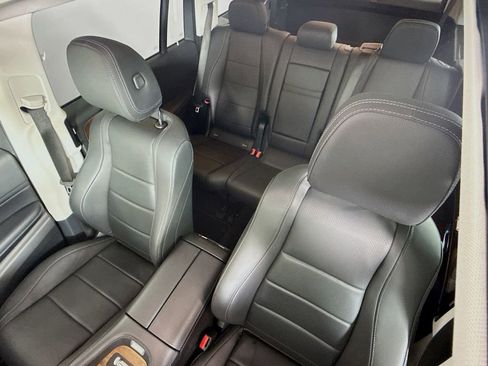 Used 2024 Mercedes-Benz GLS 450 4MATIC image 14
