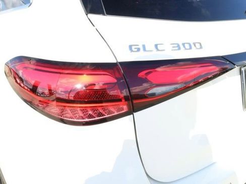 Certified 2025 Mercedes-Benz GLC 300 image 11