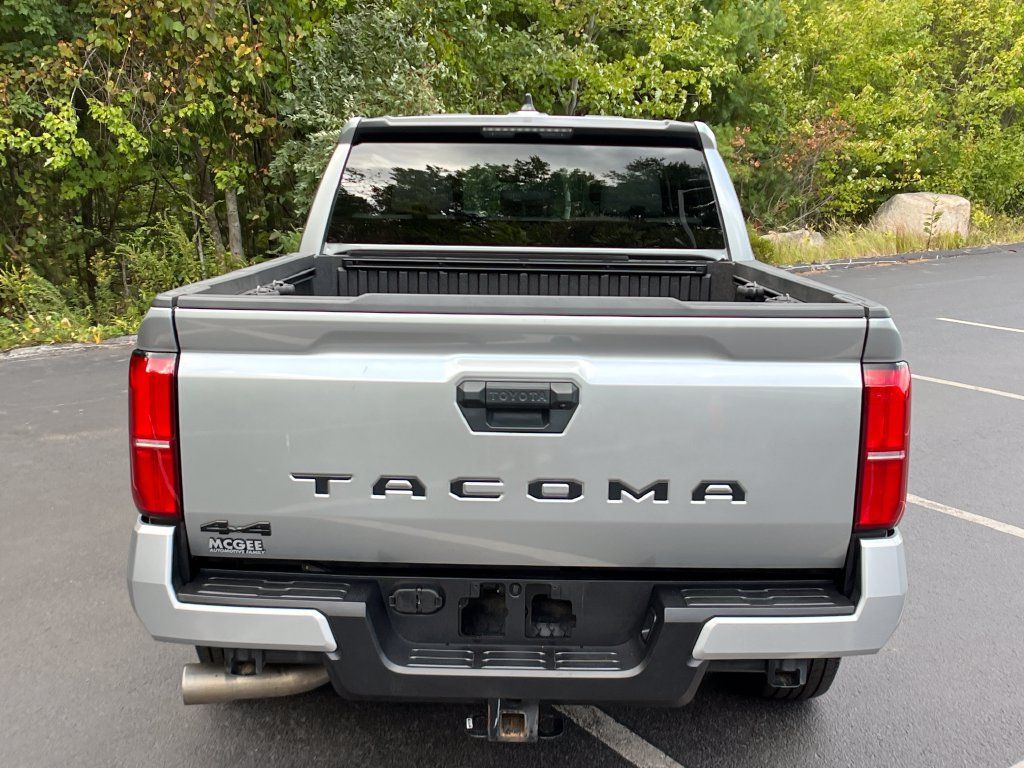 Certified 2024 Toyota Tacoma SR5 AWD/4WD image 4