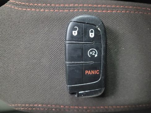 Used 2016 Jeep Renegade Latitude image 32