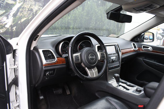 Used 2012 Jeep Grand Cherokee Limited w/ Luxury Group II AWD/4WD image 14