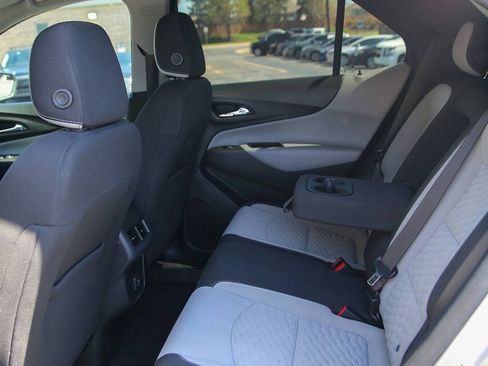 Used 2020 Chevrolet Equinox LS FWD image 28