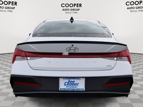 New 2025 Hyundai Elantra SEL image 7