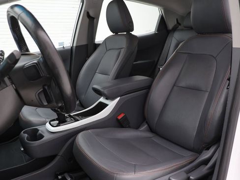 Used 2021 Chevrolet Bolt Premier w/ Infotainment Package image 17