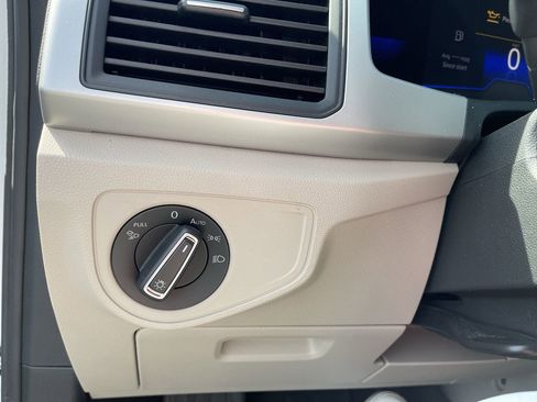 Used 2023 Volkswagen Atlas SE image 17