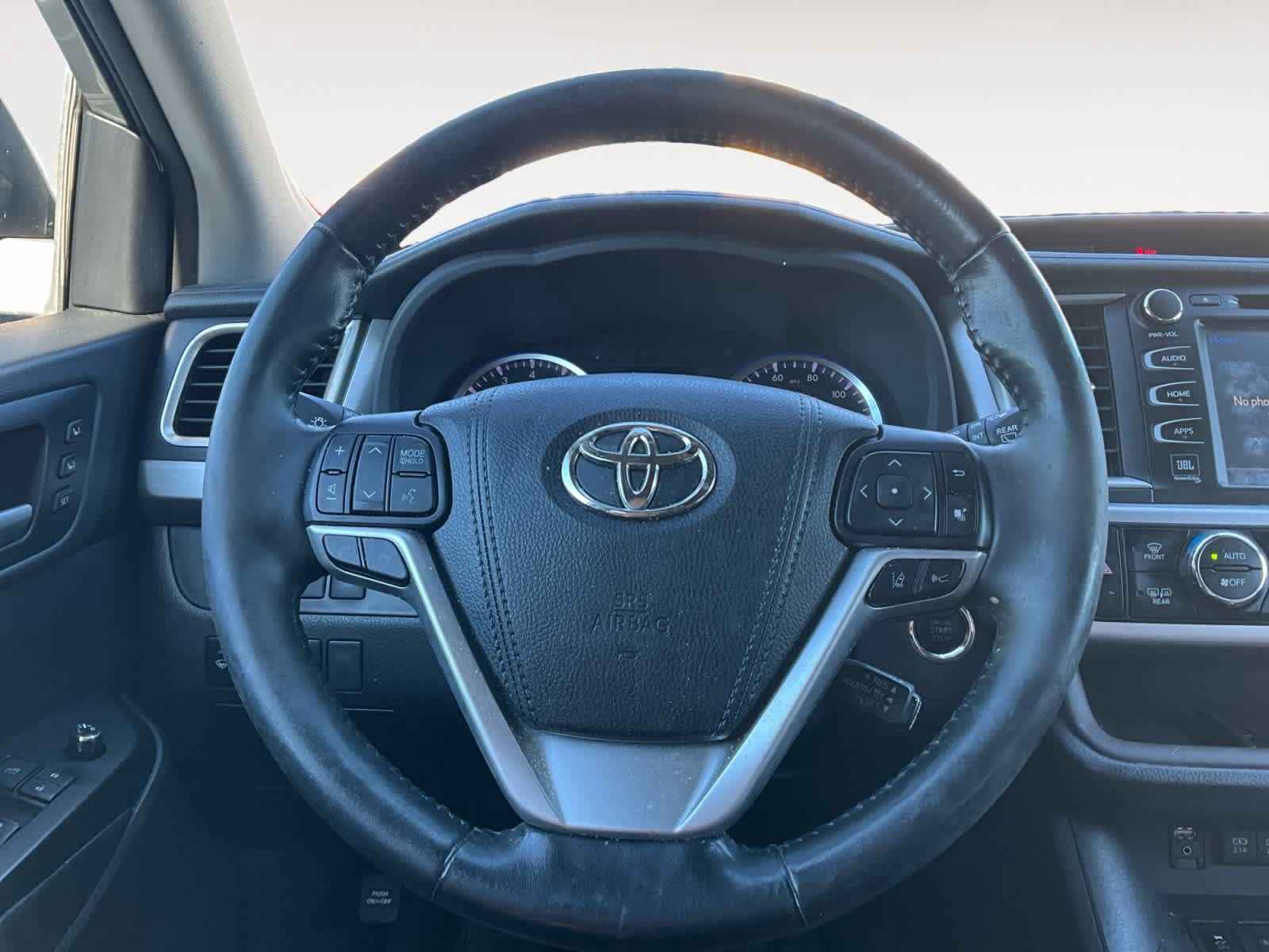 Used 2018 Toyota Highlander Limited Platinum AWD/4WD image 12
