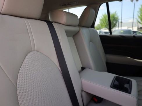 Used 2024 Toyota Grand Highlander XLE image 37