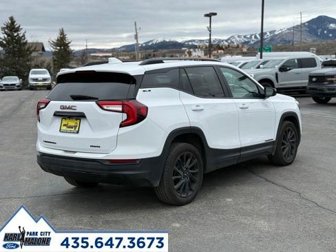 Used 2024 GMC Terrain SLE w/ Elevation Edition image 7