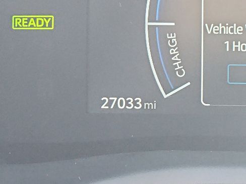 Used 2025 Toyota Camry SE image 19