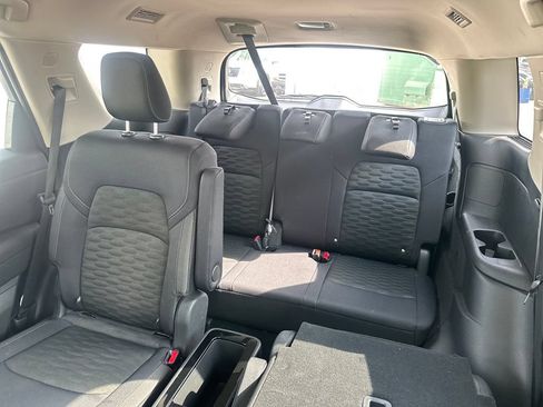 Certified 2025 Nissan Pathfinder SV w/ SV Premium Package FWD image 20