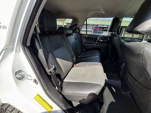 Used 2018 Toyota 4Runner TRD Off-Road AWD/4WD image 10