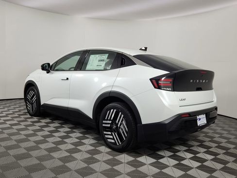 New 2026 Nissan Leaf SV+ w/ Floor Mat Package (SV+) FWD image 3