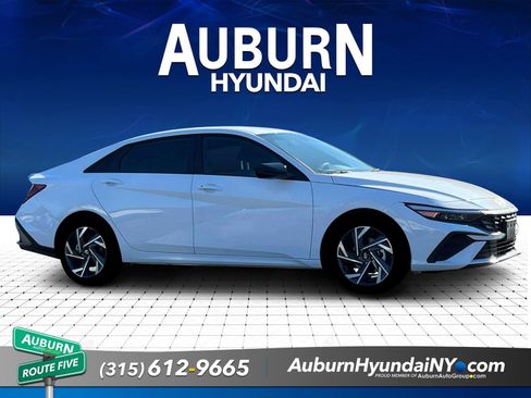 New 2025 Hyundai Elantra Sport FWD image 10